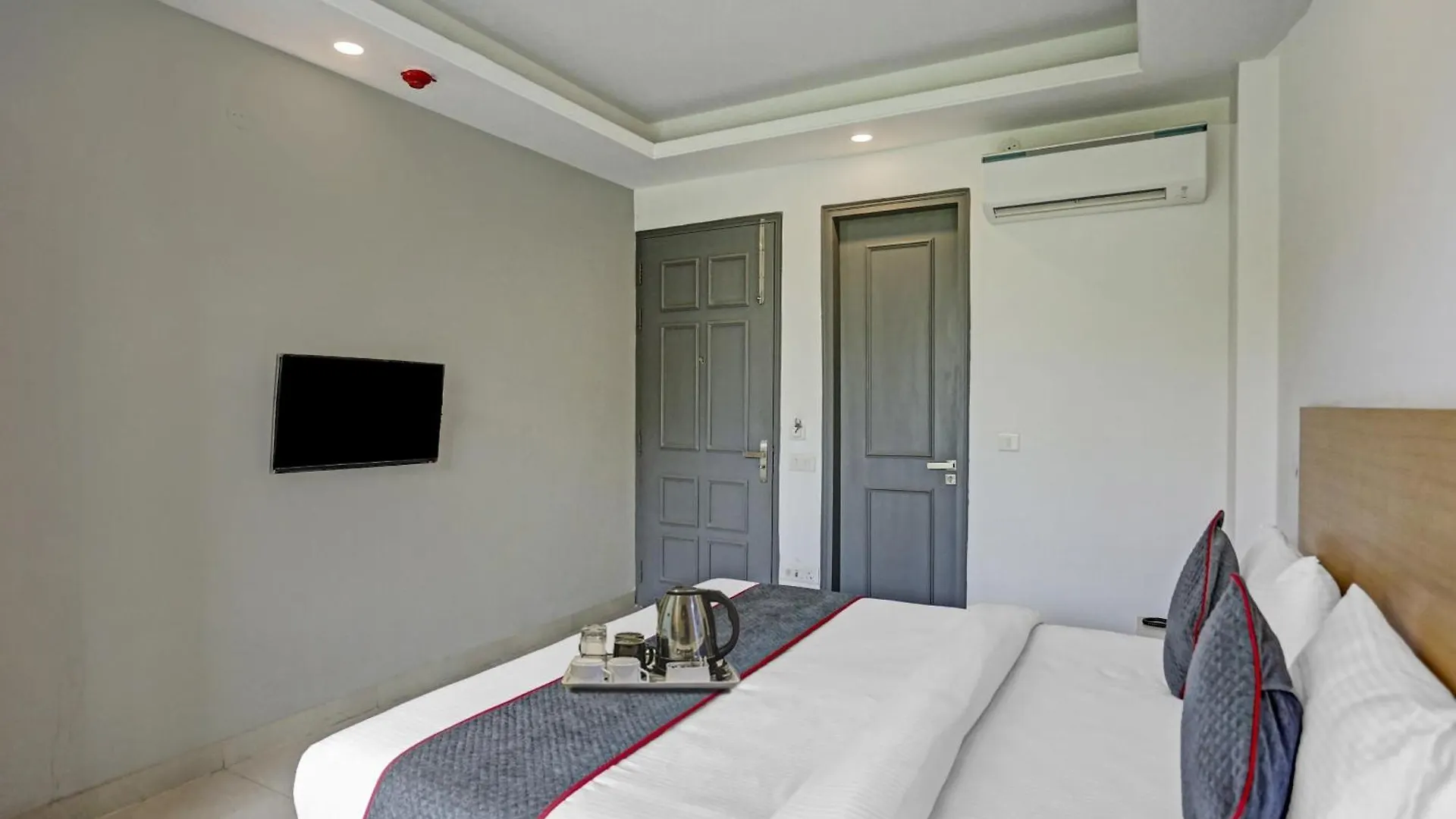 Townhouse Hotel Royal Oak Gurgaon