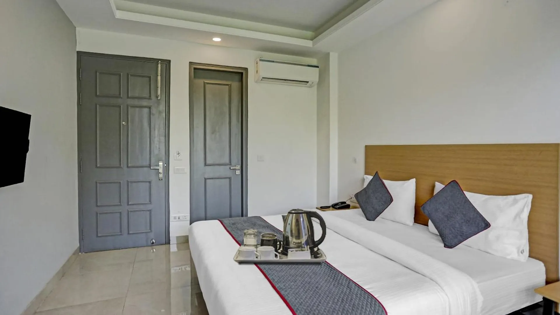 Townhouse Hotel Royal Oak Gurgaon
