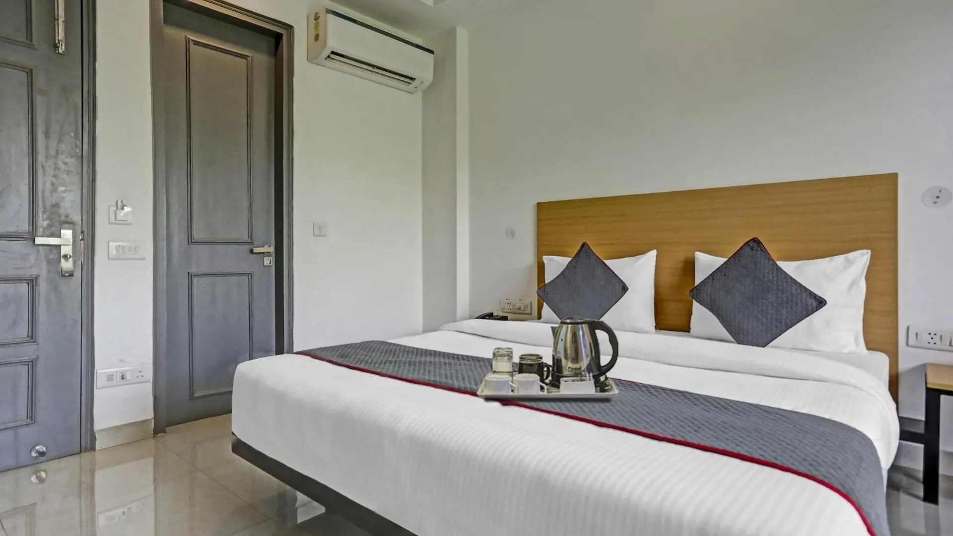 Townhouse Hotel Royal Oak Gurgaon