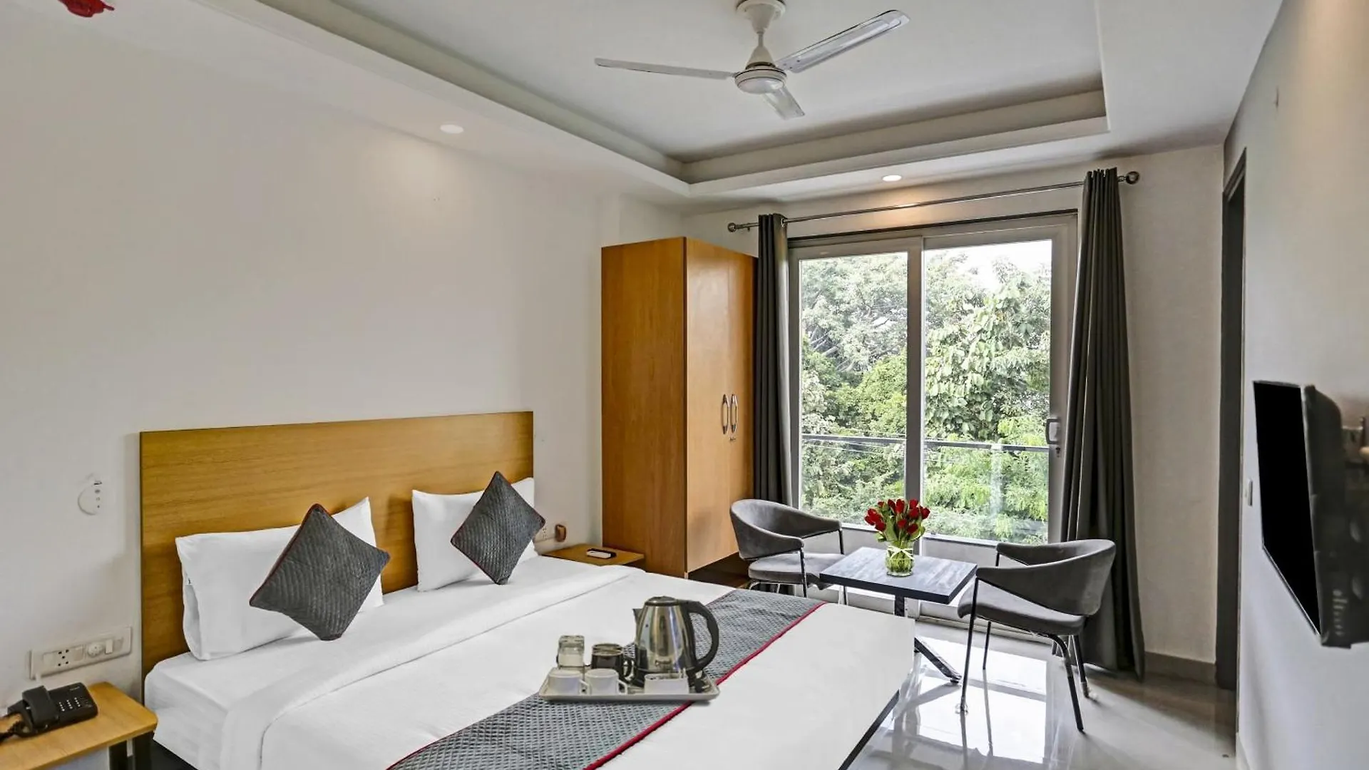 Townhouse Hotel Royal Oak Gurgaon