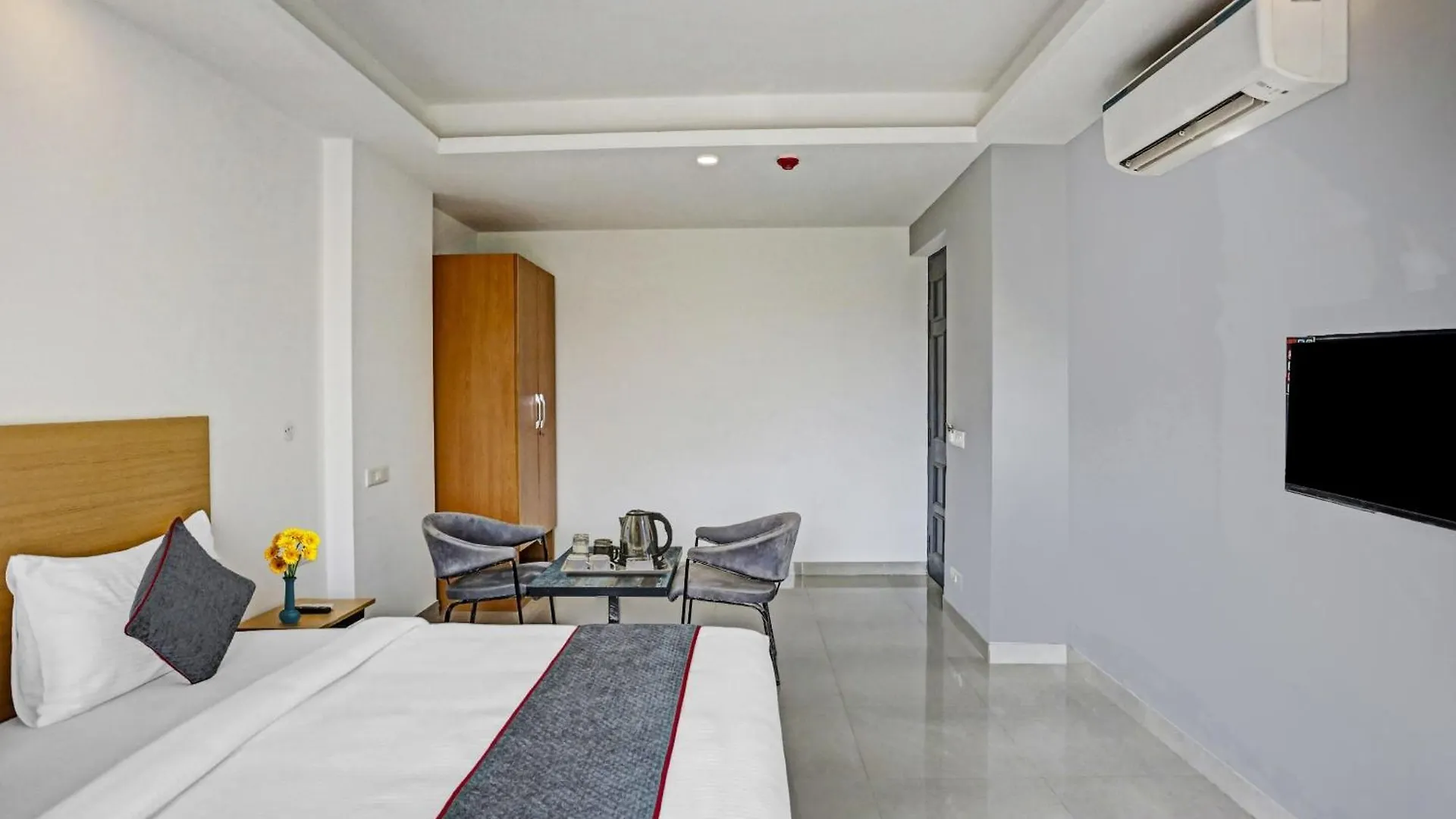 Townhouse Hotel Royal Oak Gurgaon