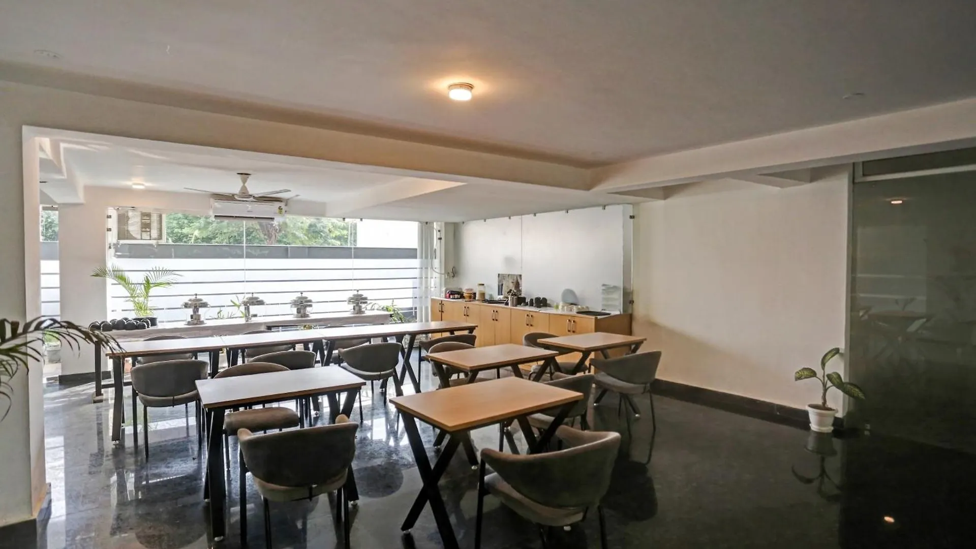 Townhouse Hotel Royal Oak Gurgaon